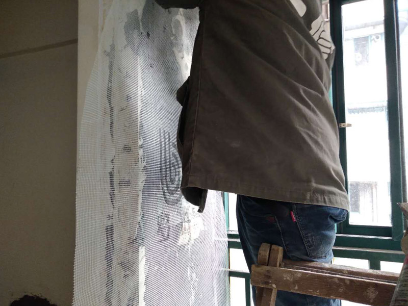 刮石膏，貼防裂網