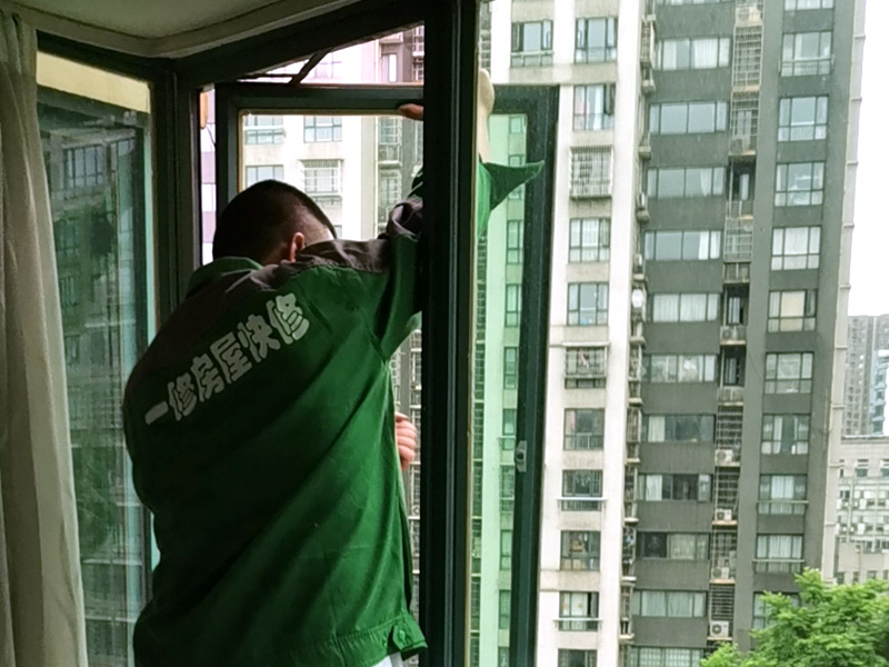 獲取紗窗電話的途徑多，選正規平臺預約紗窗維修是根本，別被騙