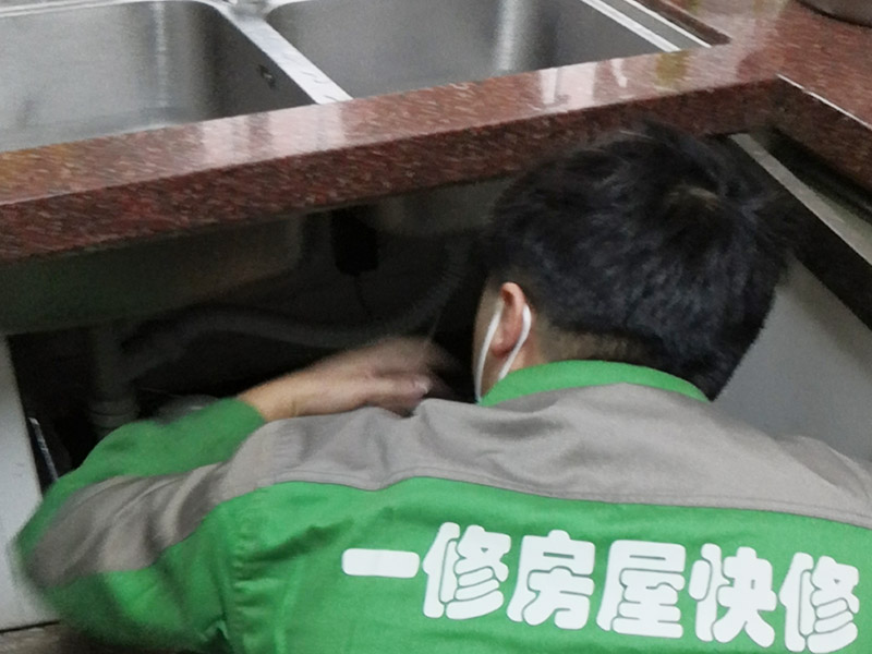 株洲水槽漏水維修多少錢，水槽漏水自己怎么修