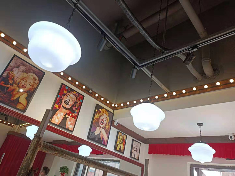 理發店吊燈安裝