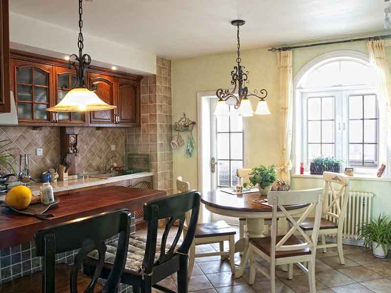 鄉村風格裝修在家具材質和色彩選擇方面，有什么特點