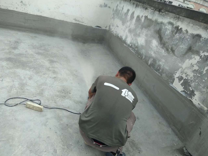 房頂裂縫住的提心吊膽？老師傅簡單幾招