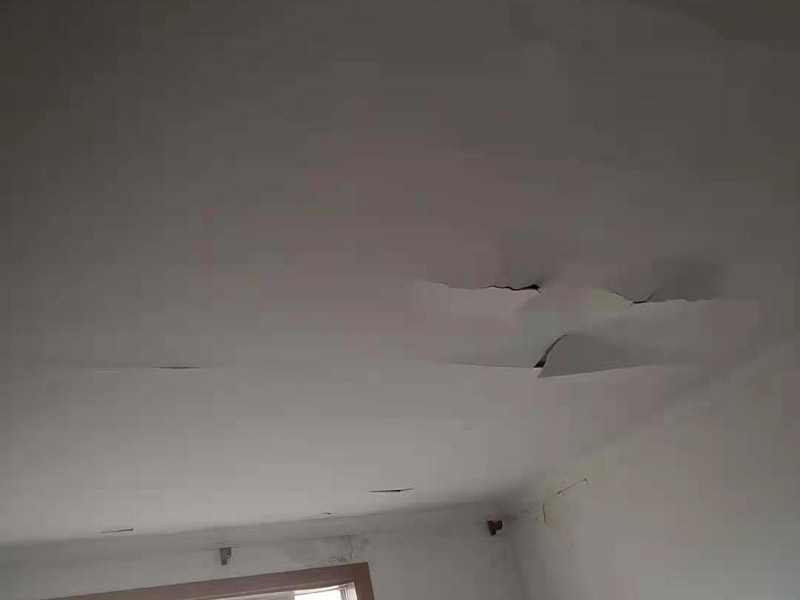 室內屋頂漏水泛黃如何修復？天花板修復